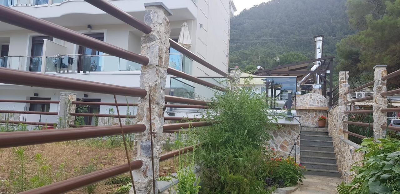 Hatzoudis Luxury Suites Chrisi Ammoudia Exteriör bild