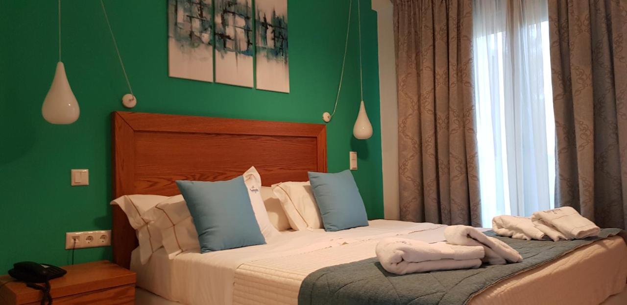Hatzoudis Luxury Suites Chrisi Ammoudia Exteriör bild