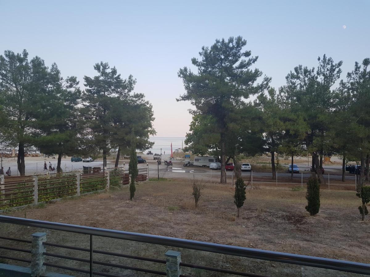 Hatzoudis Luxury Suites Chrisi Ammoudia Exteriör bild