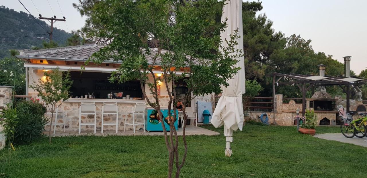 Hatzoudis Luxury Suites Chrisi Ammoudia Exteriör bild