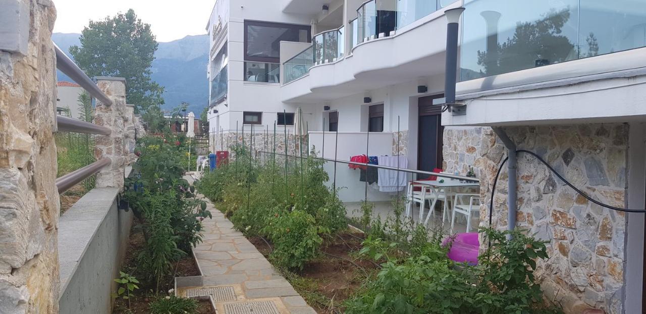 Hatzoudis Luxury Suites Chrisi Ammoudia Exteriör bild