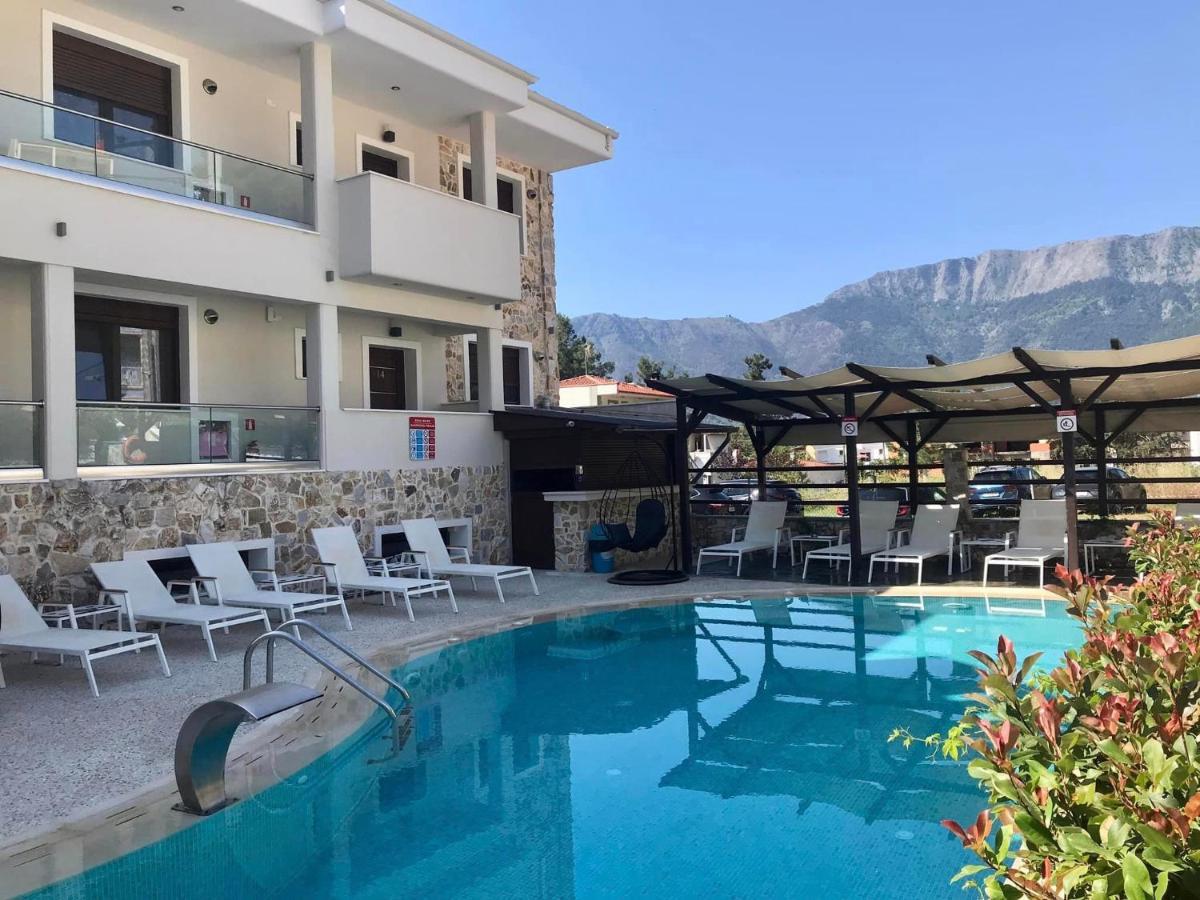 Hatzoudis Luxury Suites Chrisi Ammoudia Exteriör bild