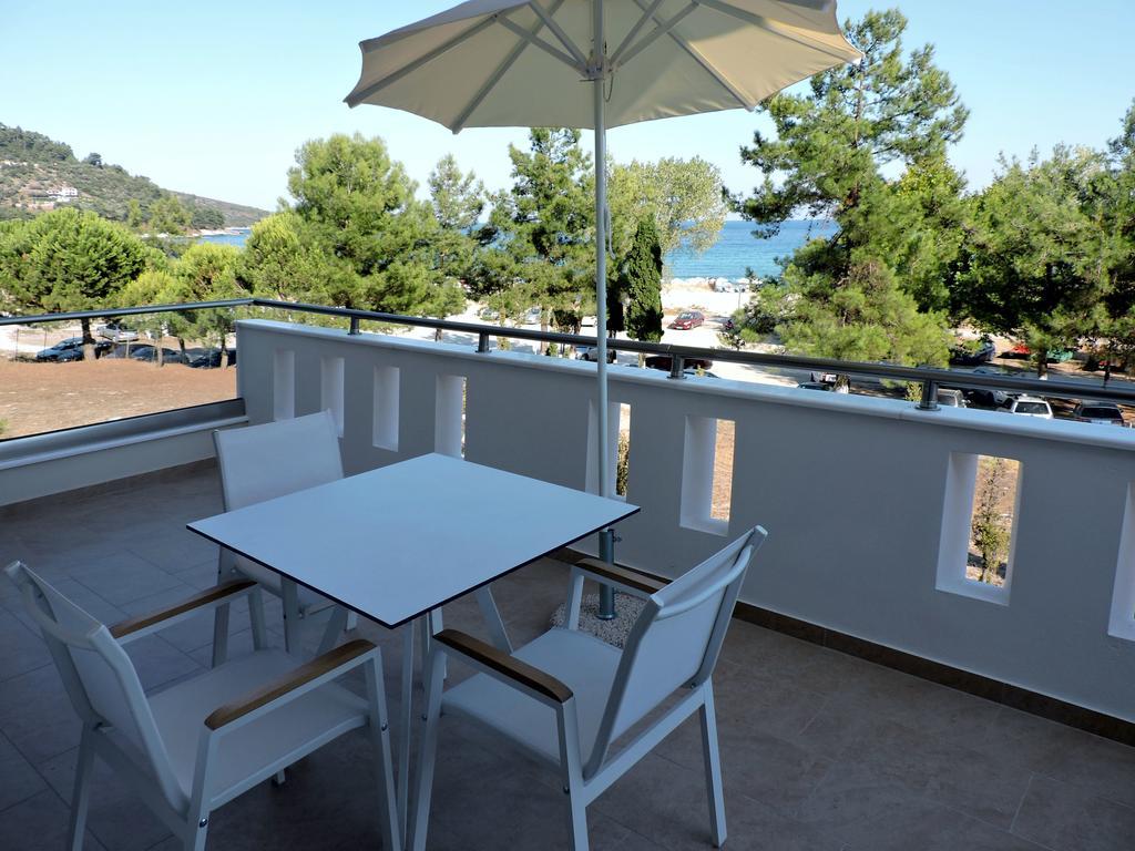 Hatzoudis Luxury Suites Chrisi Ammoudia Exteriör bild