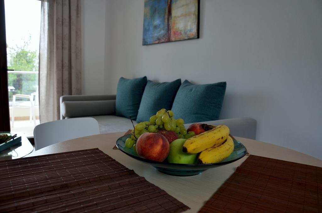Hatzoudis Luxury Suites Chrisi Ammoudia Exteriör bild