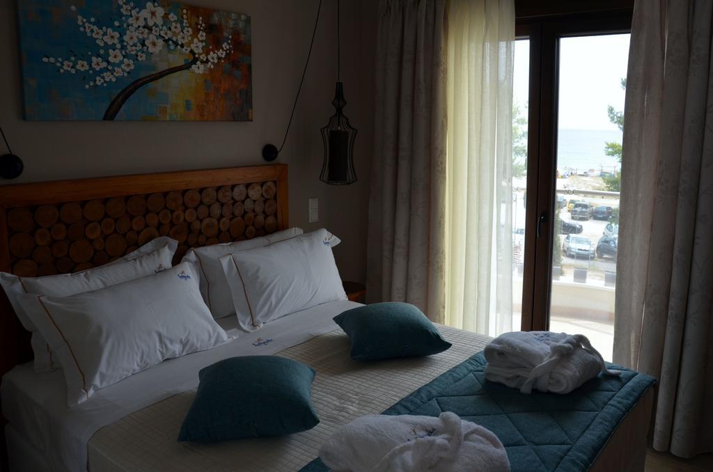 Hatzoudis Luxury Suites Chrisi Ammoudia Exteriör bild