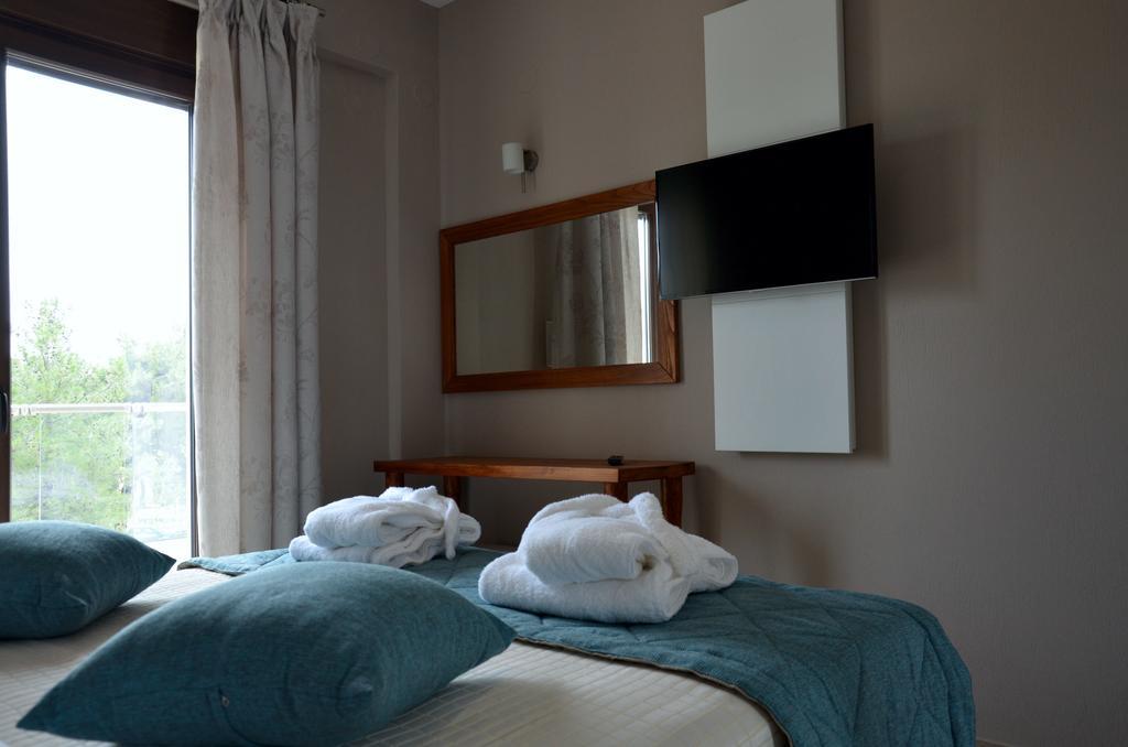 Hatzoudis Luxury Suites Chrisi Ammoudia Exteriör bild
