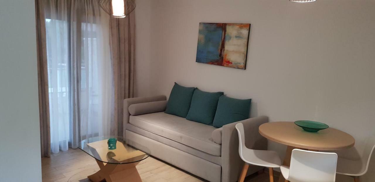 Hatzoudis Luxury Suites Chrisi Ammoudia Exteriör bild